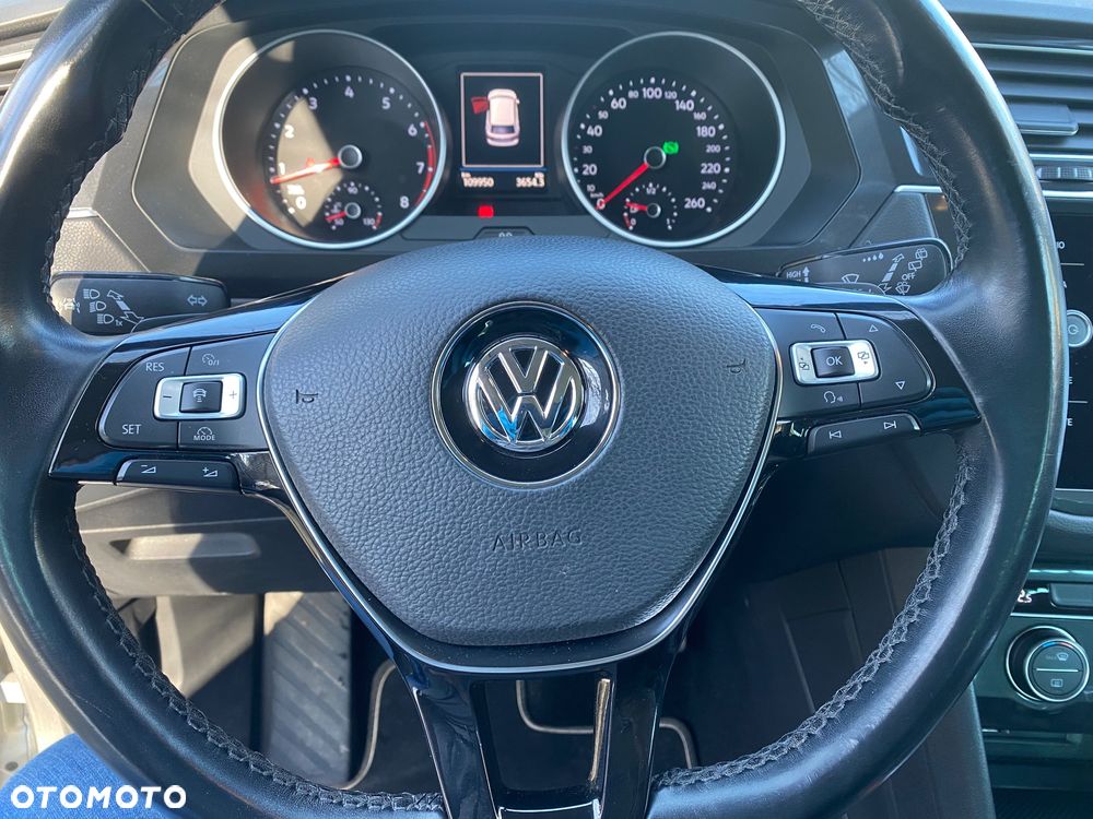Volkswagen Tiguan - 16