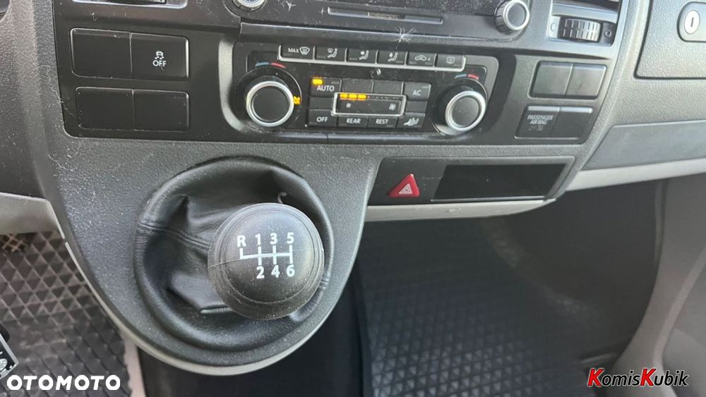 Volkswagen Caravelle - 21