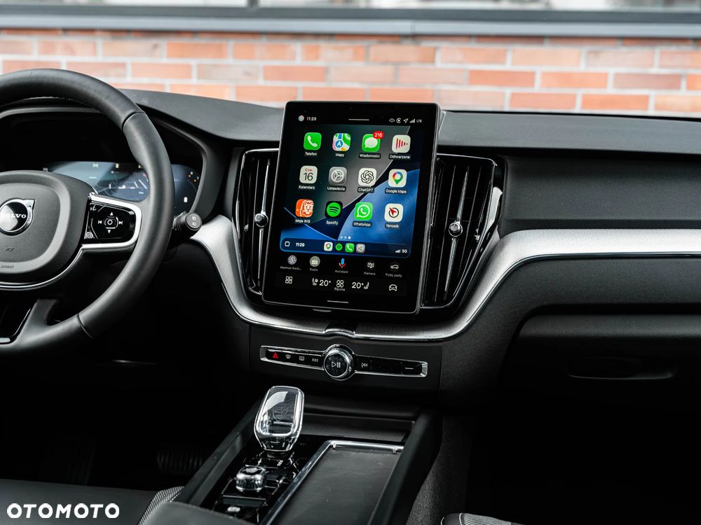 Volvo XC 60 B5 B AWD Plus Dark - 32