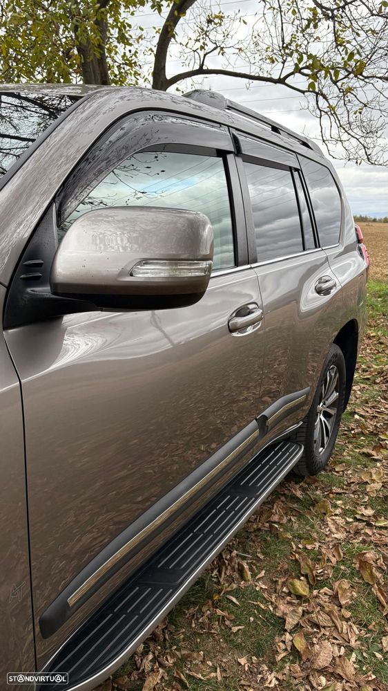 Toyota Land Cruiser 2.8 D-4D Auto Executive - 25