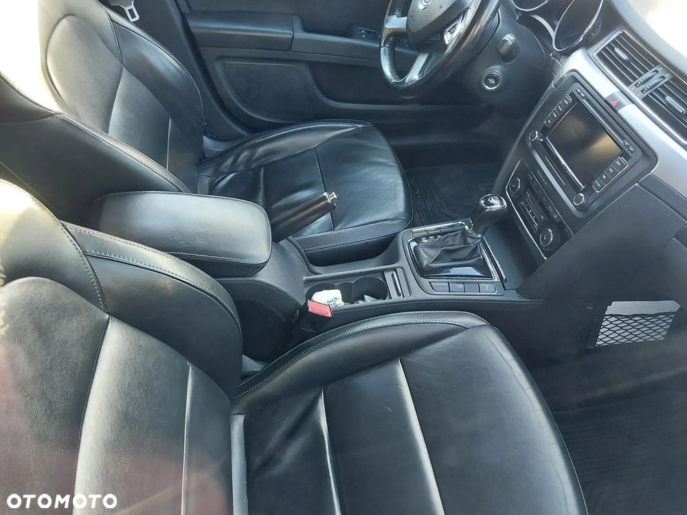 Skoda Superb 2.0 TDI Active DSG - 4