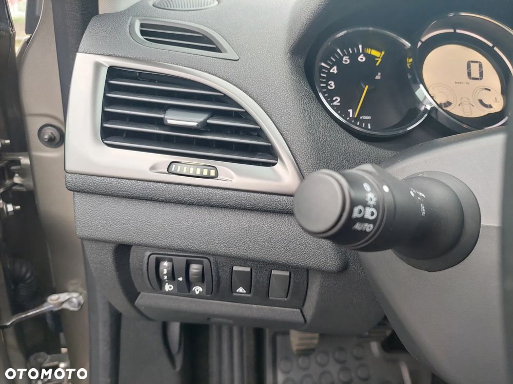 Renault Megane 1.6 16V 110 Paris - 21