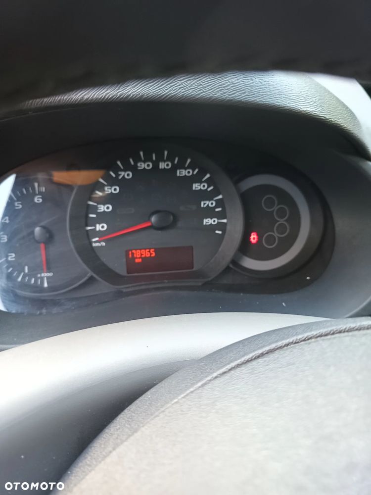 Renault Kangoo 1.6 8V Helios - 6