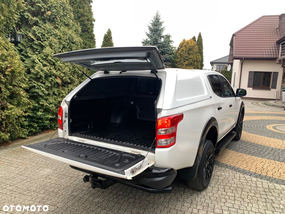 Mitsubishi L200 2.4 d DC Instyle Premiere Edition - 13