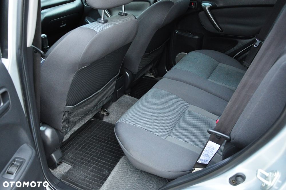 Toyota RAV4 1.8 VVT-i 4x2 - 25