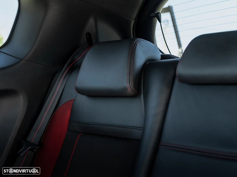 Peugeot 208 GTI 200 THP - 10