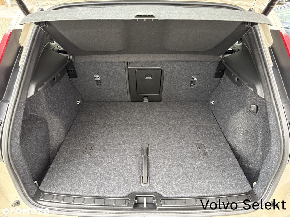 Volvo XC 40 - 24