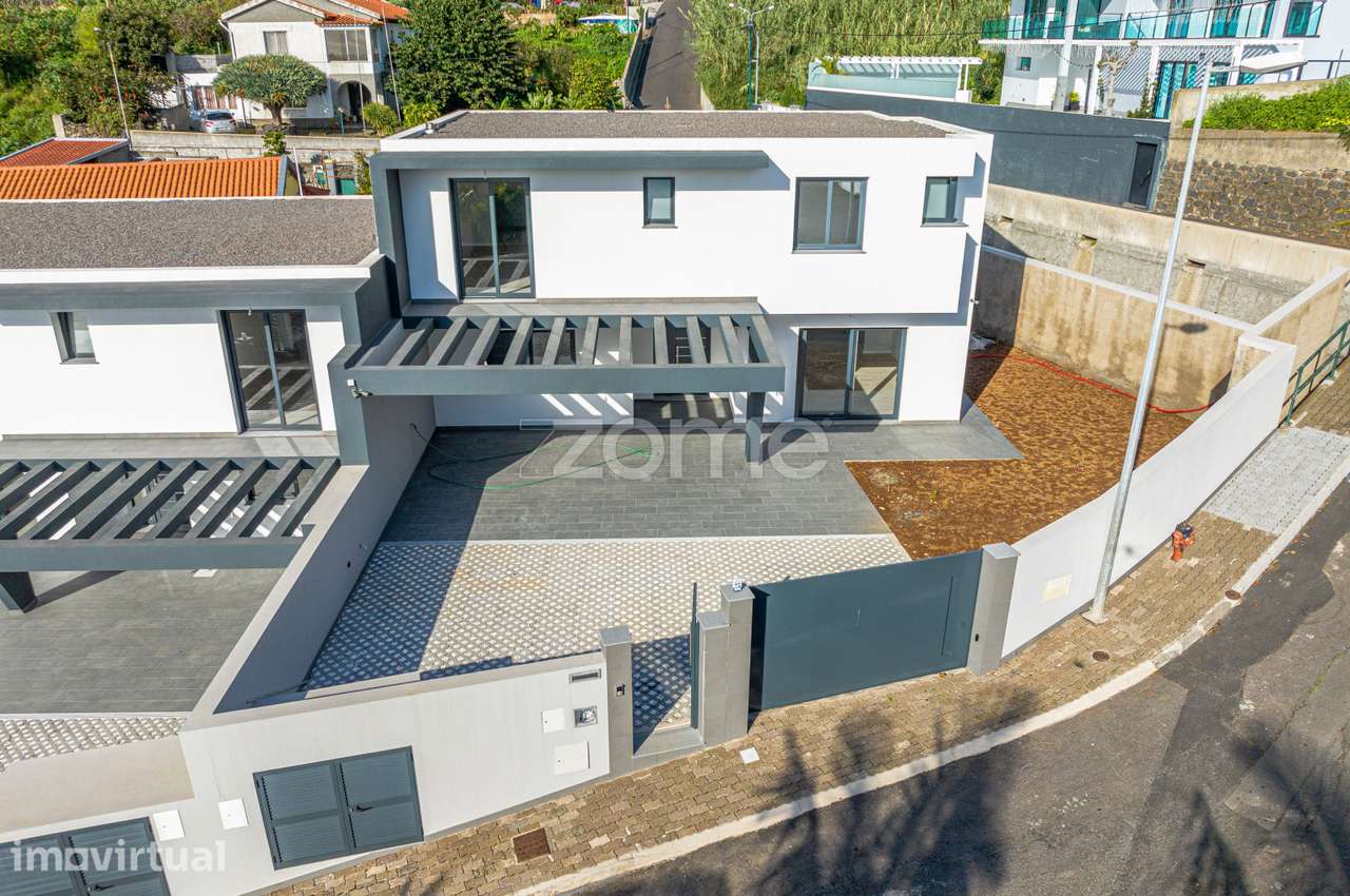 Moradia Geminada T3 em São Roque, Funchal - Grande imagem: 3/38