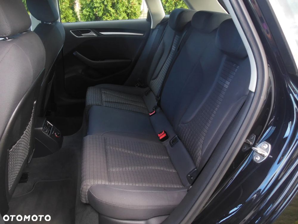 Audi A3 Sportback - 13