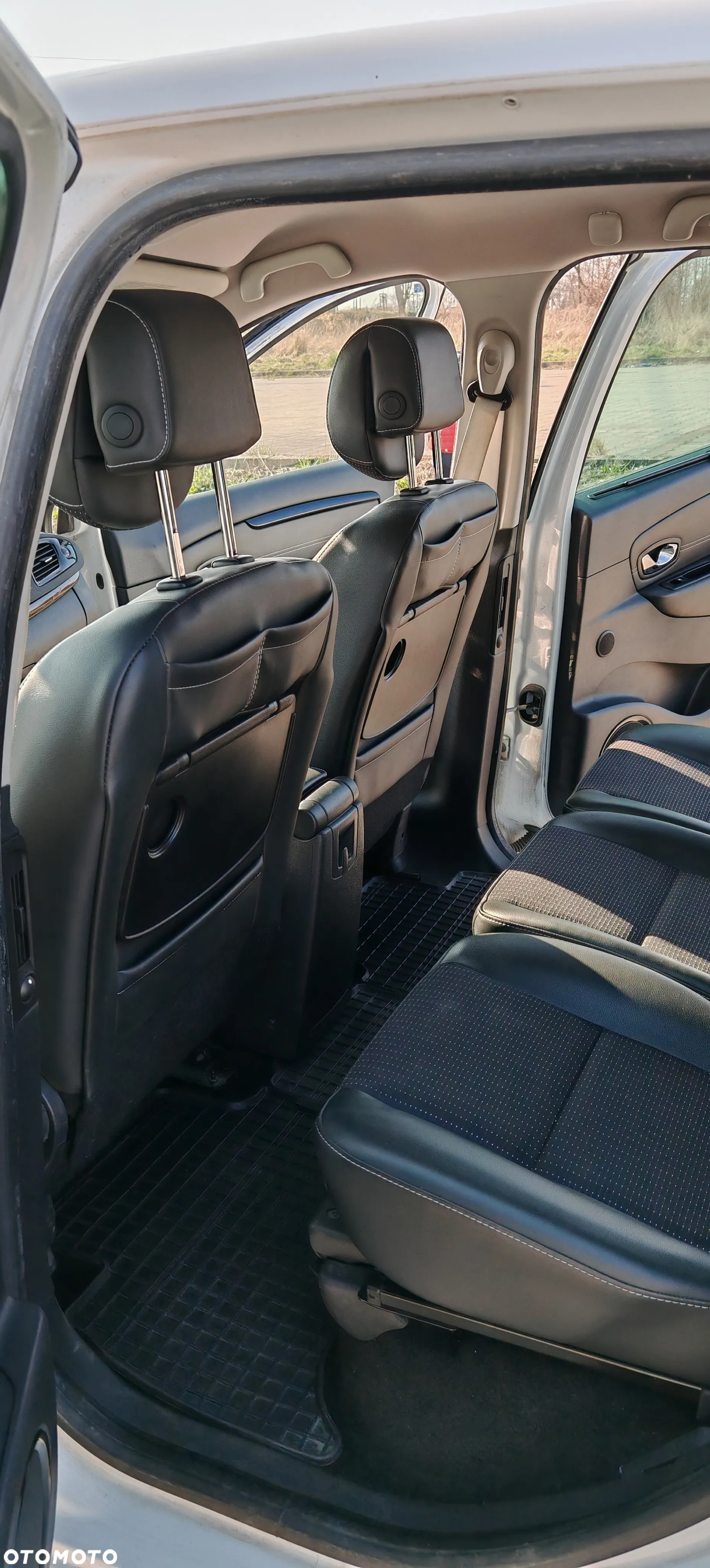 Renault Grand Scenic - 14