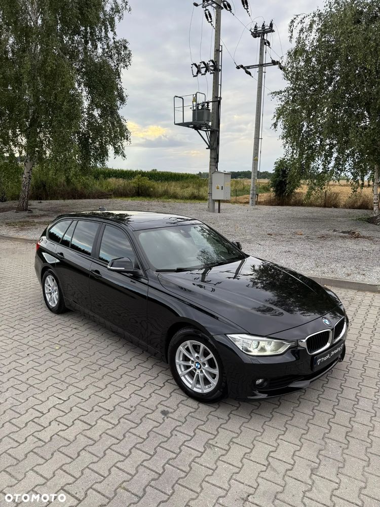 BMW Seria 3 318d DPF Touring - 10