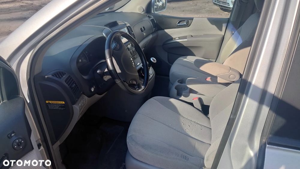 Kia Carnival - 2