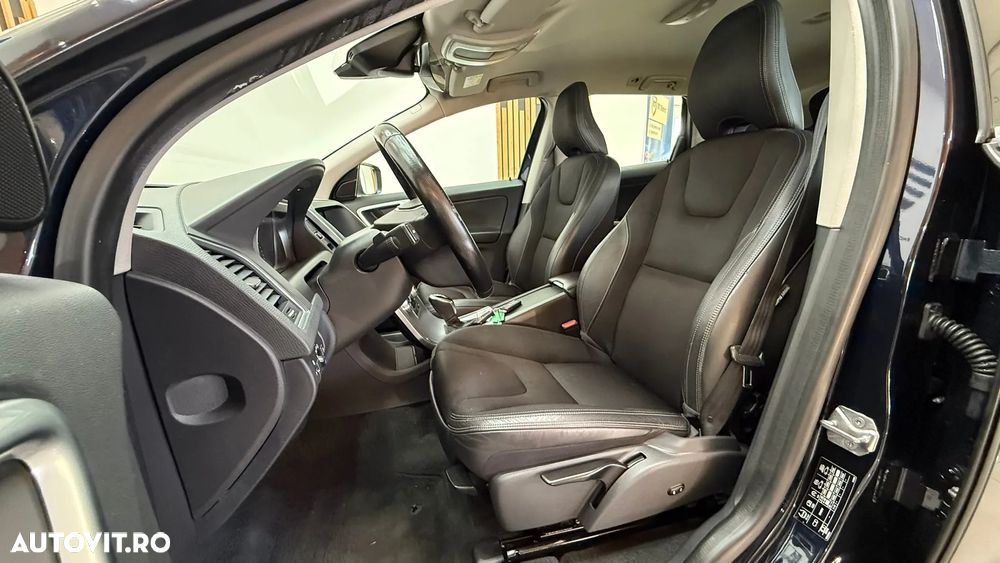 Volvo XC 60 D4 Momentum - 27