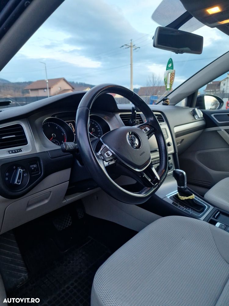 Volkswagen Golf - 12