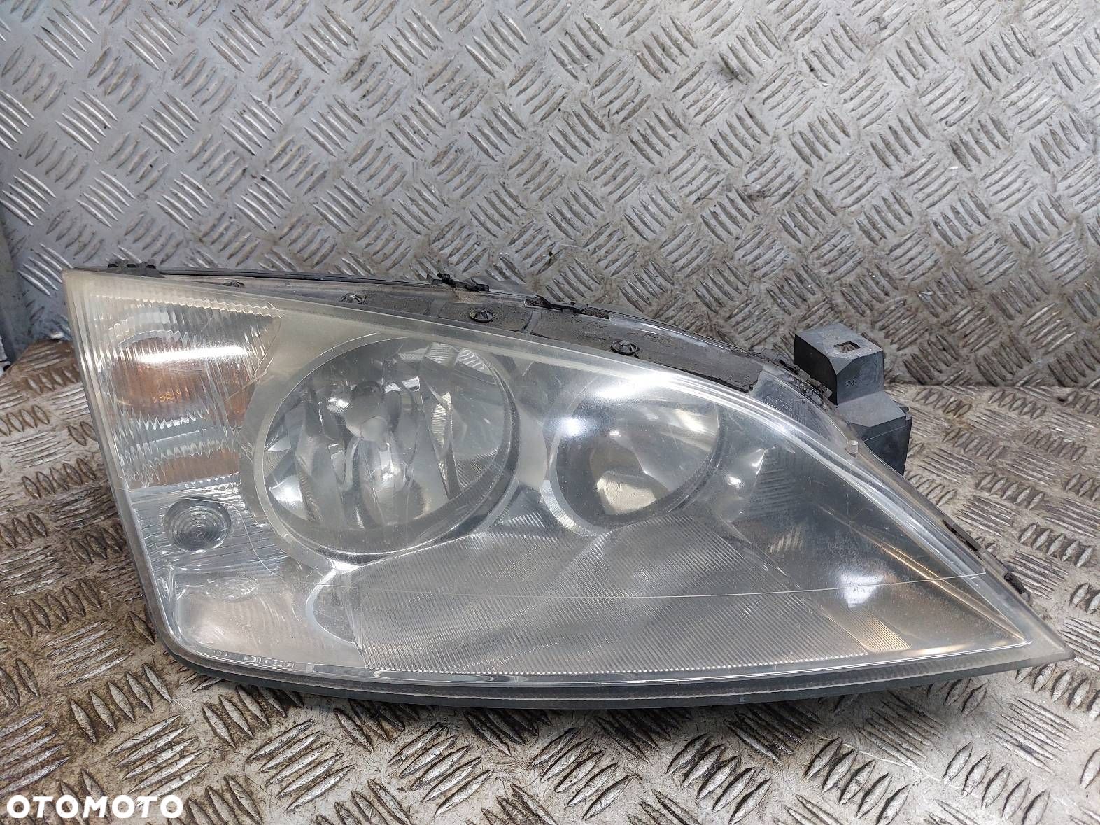 LAMPA PRAWY PRZÓD FORD MONDEO MK3 EU 1S71-13005-AL - 1