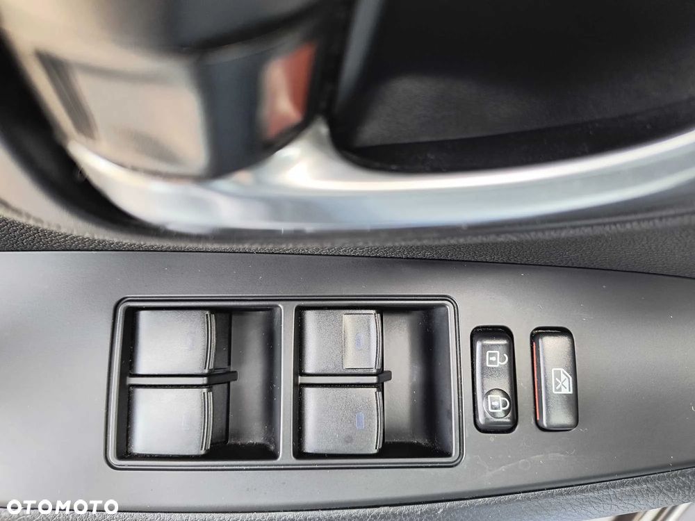 Toyota Avensis 1.8 Premium - 26