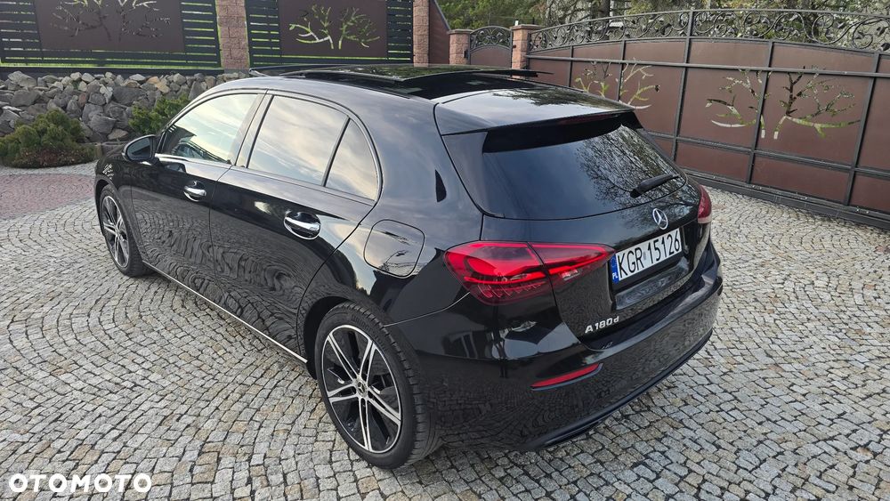 Mercedes-Benz Klasa A 180 d Style 8G-DCT - 3