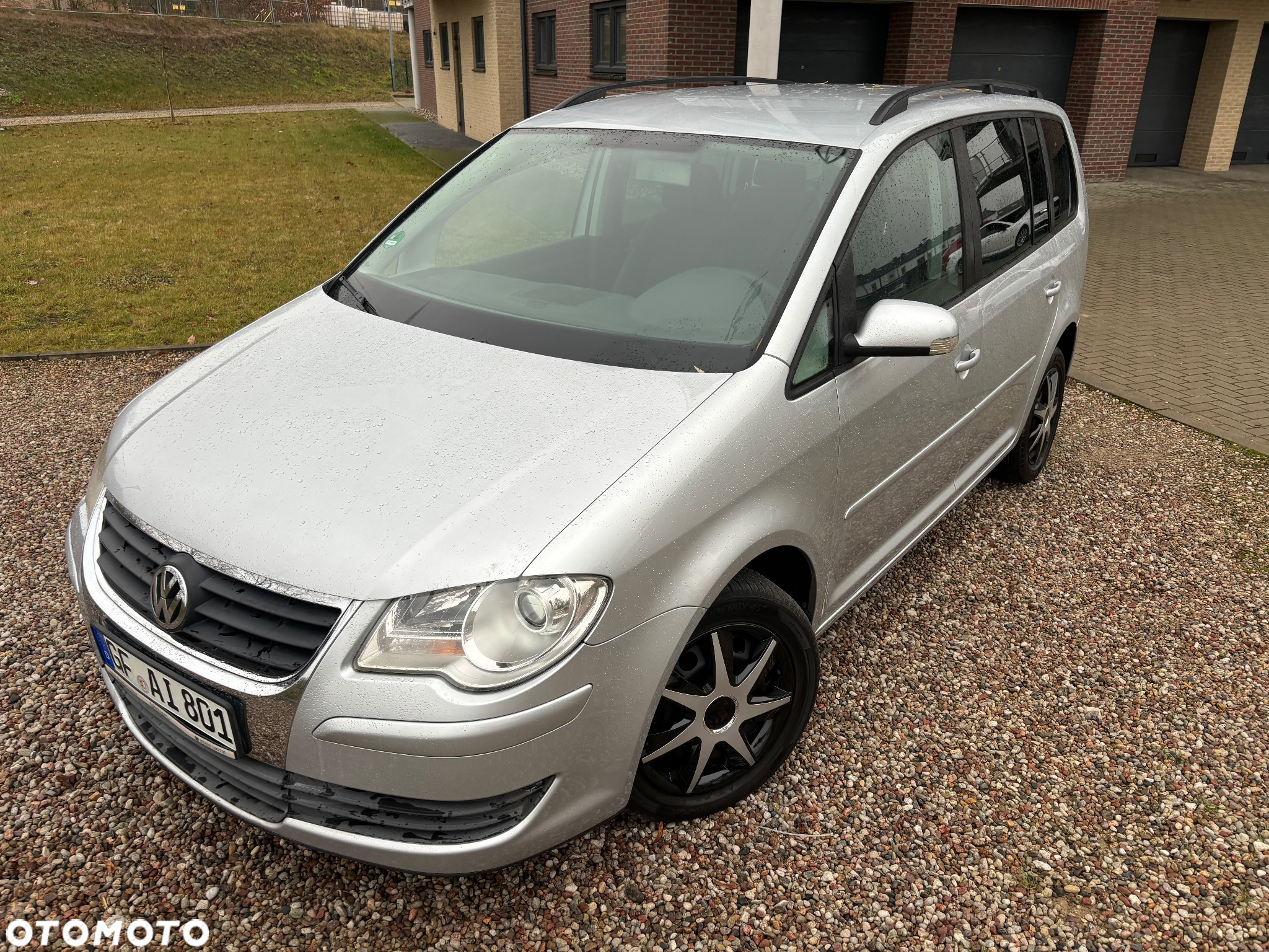 Volkswagen Touran - 9