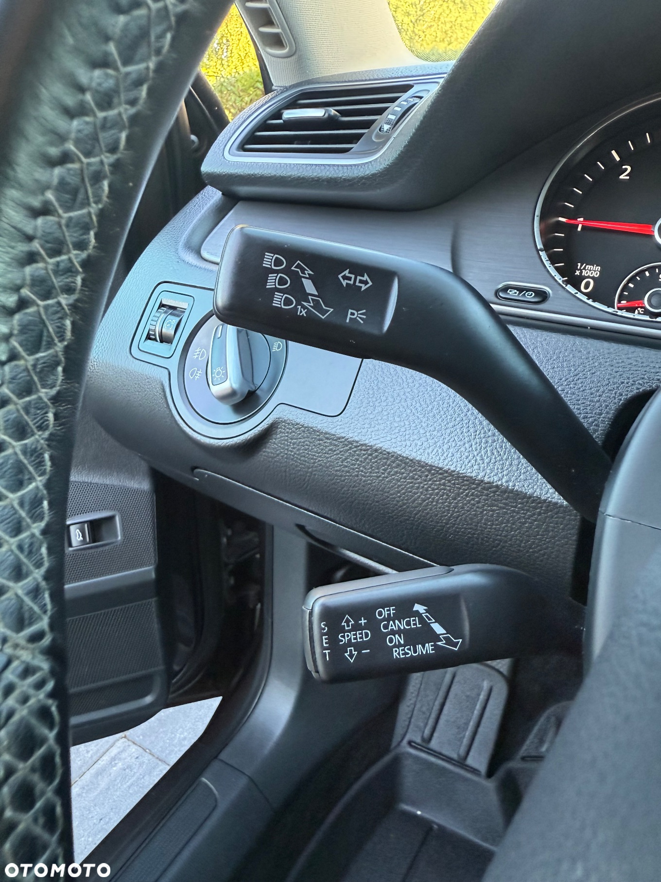 Volkswagen Passat 2.0 TDI Highline - 29