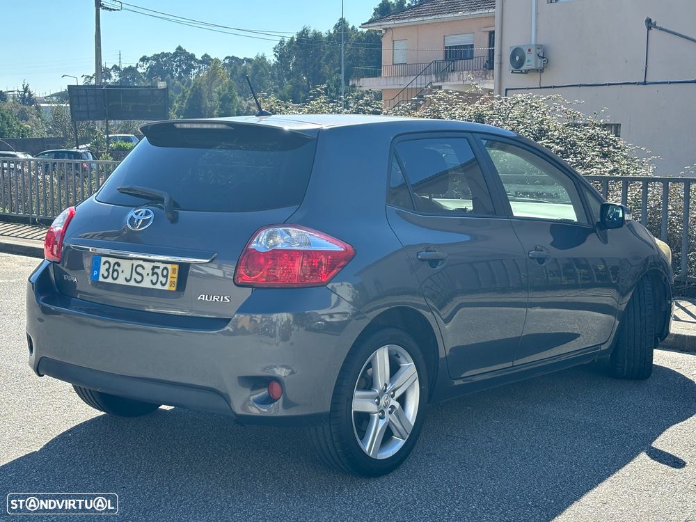 Toyota Auris 1.4 D-4D Exclusive+P.Sport - 4