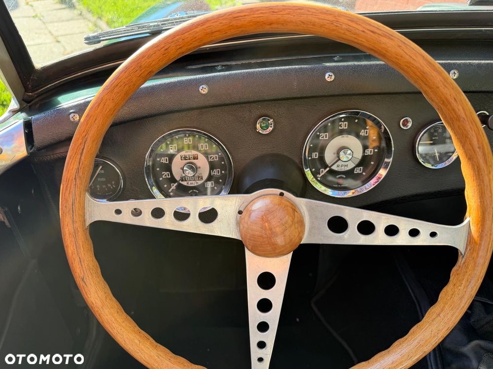 Austin Healey - 8
