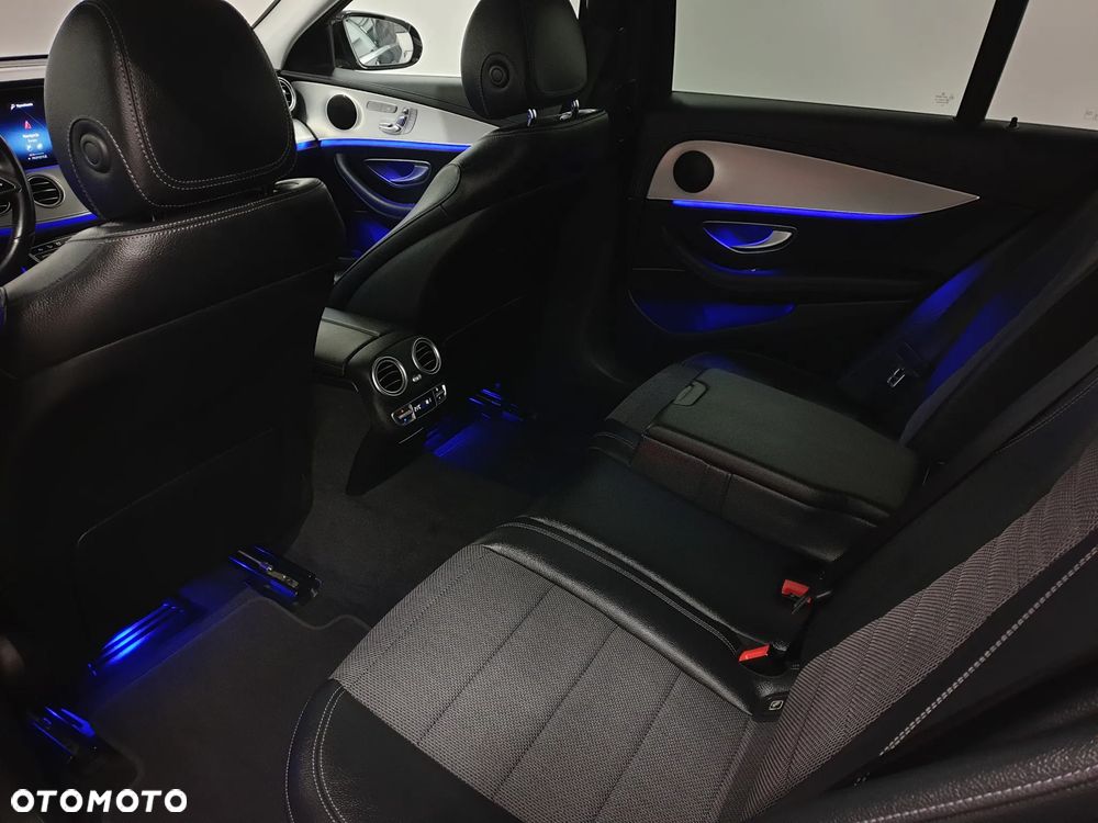 Mercedes-Benz Klasa E 300 de 4Matic 9G-TRONIC AMG Line - 31