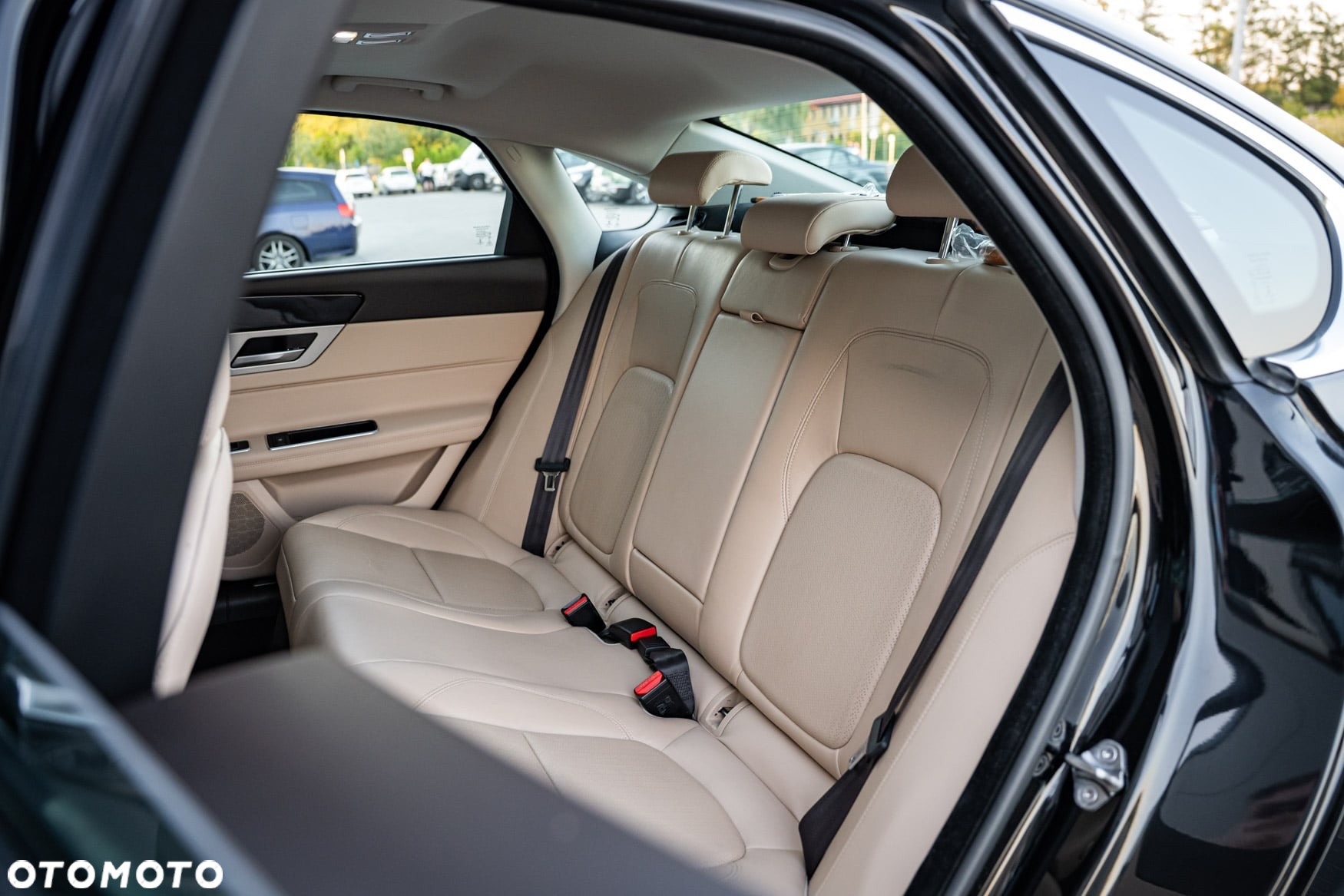 Jaguar XF 2.0 i4D AWD Prestige - 17