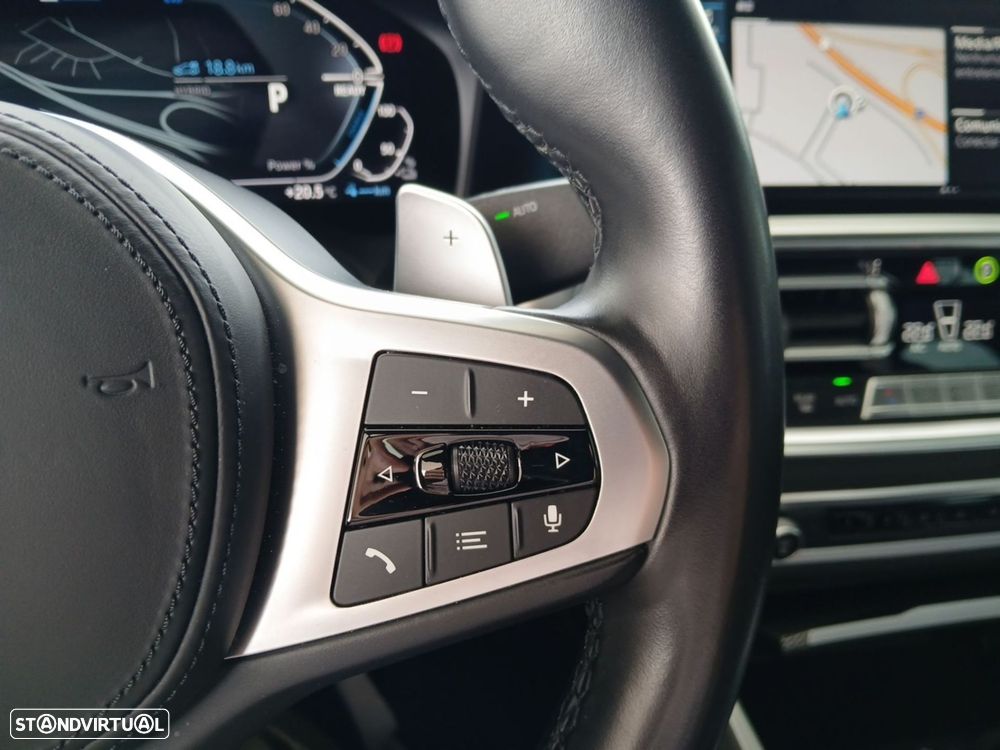 BMW 330 e Pack Desportivo M Auto - 17