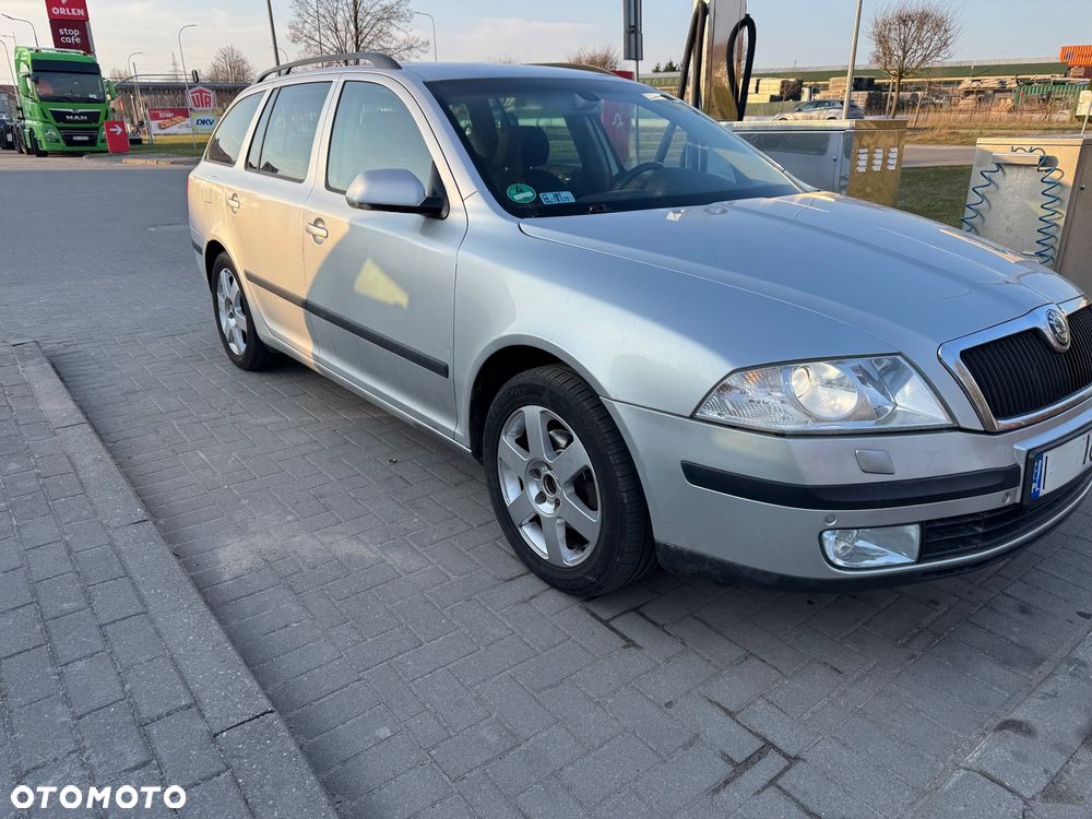 Skoda Octavia 1.9 TDI Elegance DSG - 2