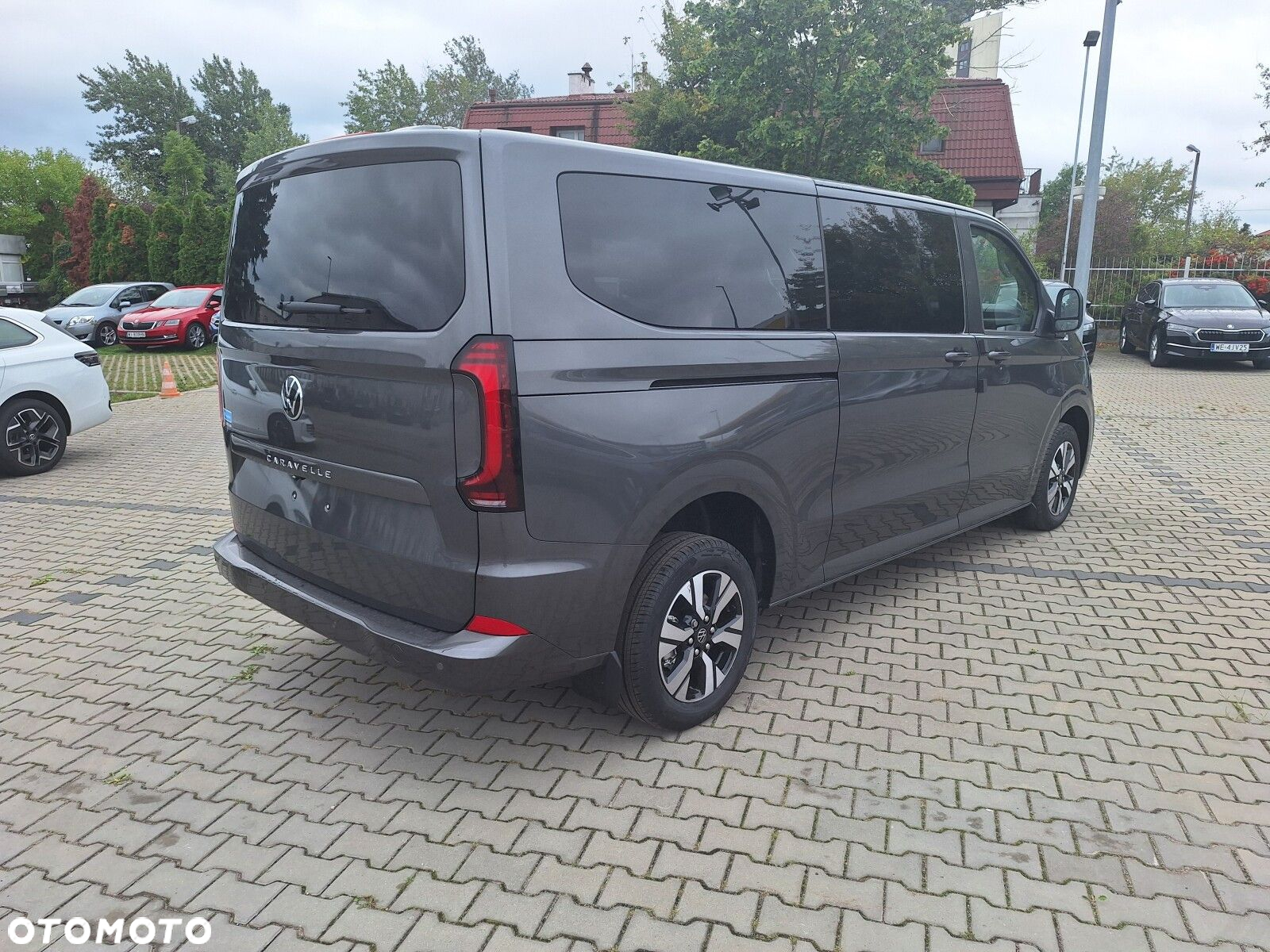 Volkswagen Caravelle - 11