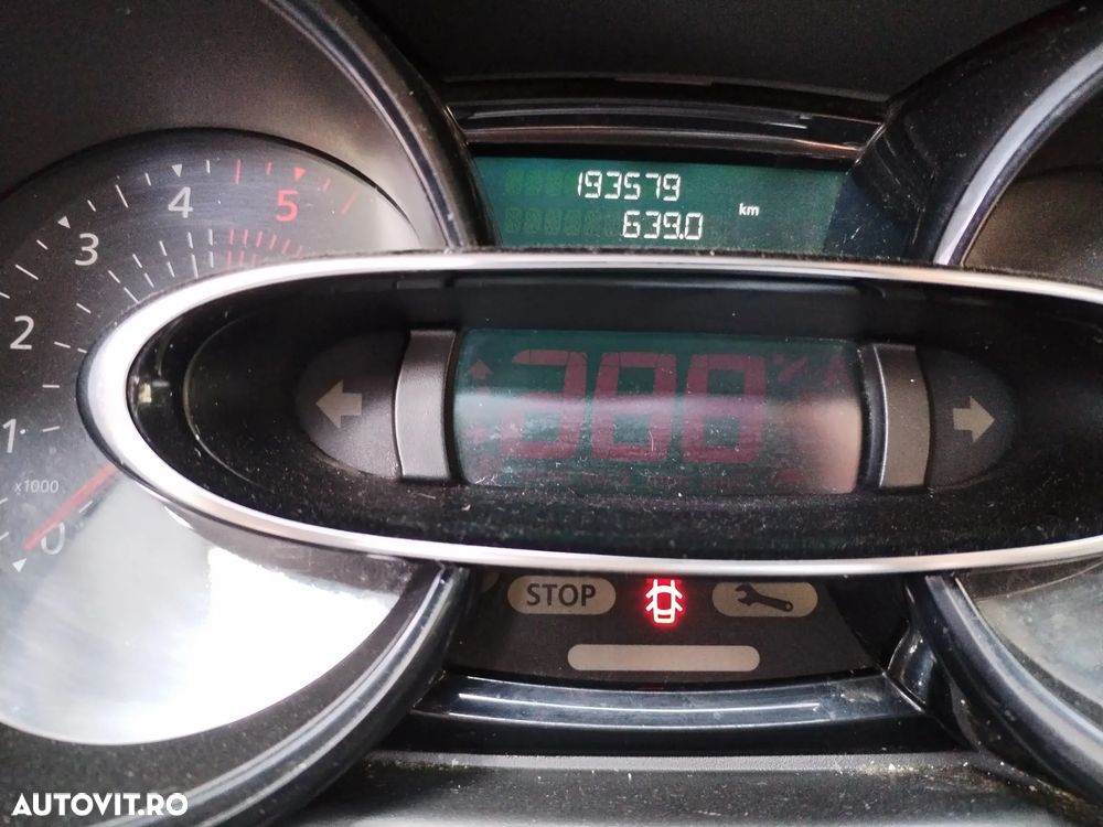 Renault Clio 1.5 dCi Authentique - 10