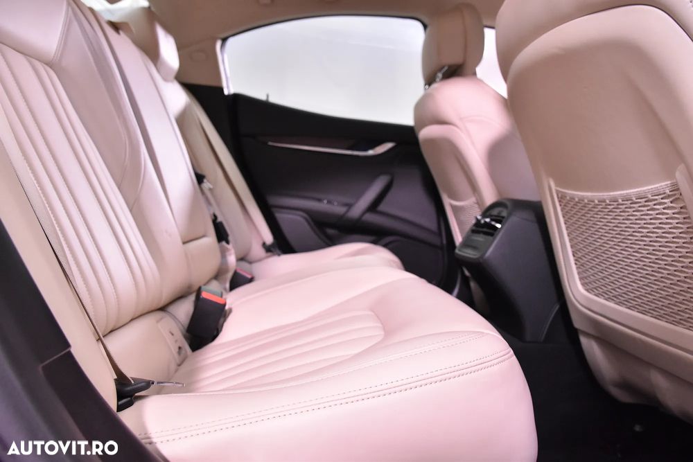 Maserati Ghibli - 11