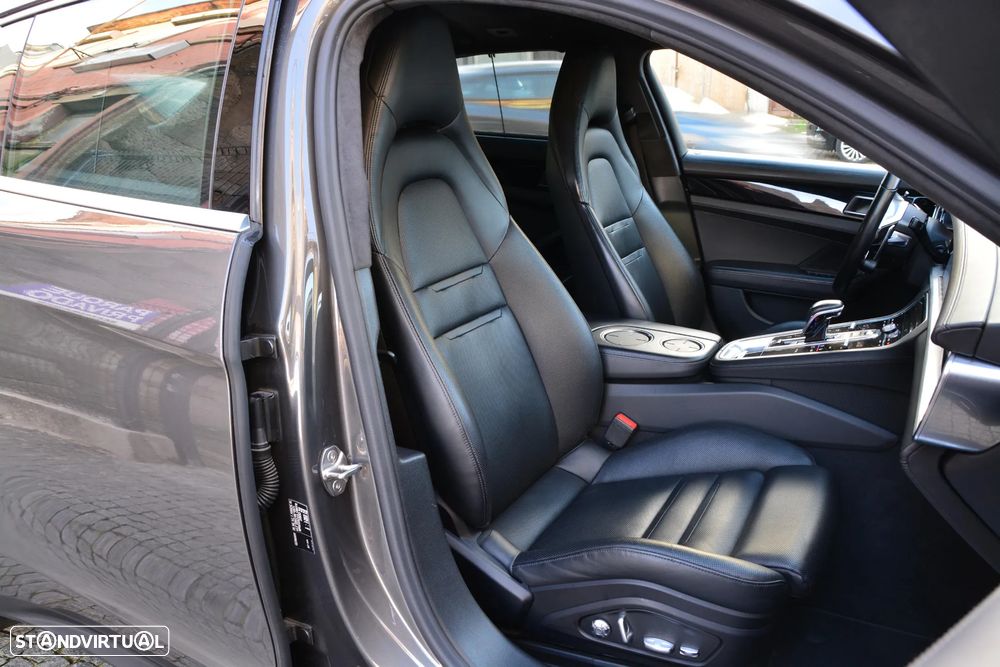 Porsche Panamera Sport Turismo Turbo S E-Hybrid - 38