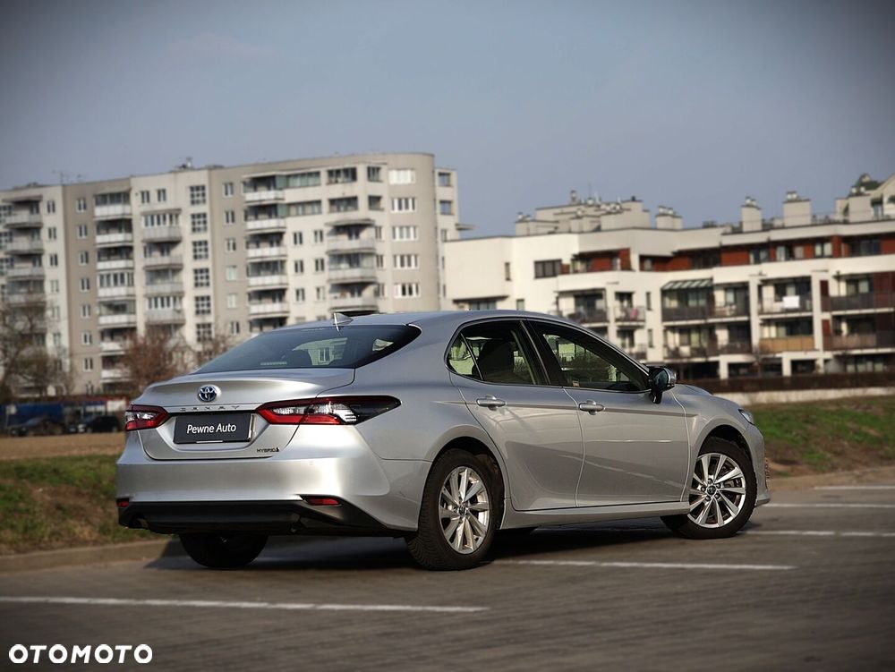 Toyota Camry 2.5 Hybrid Comfort CVT - 28