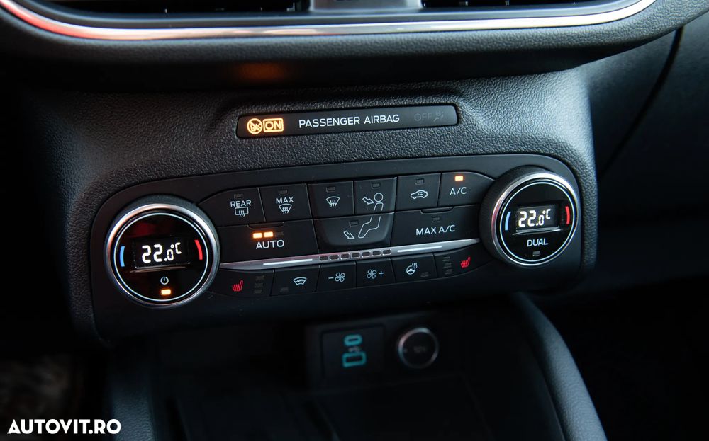 Ford Kuga - 25