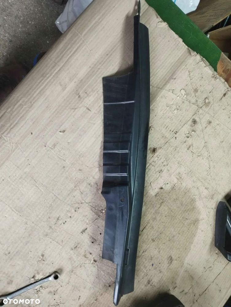 prawa górna nakładka błotnika ford mondeo mk5 - 2