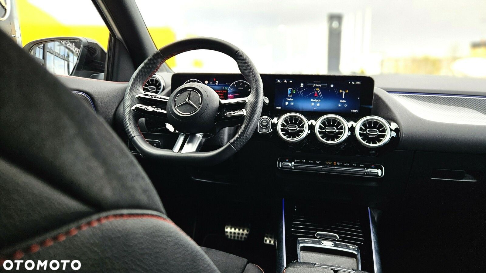 Mercedes-Benz GLA - 14