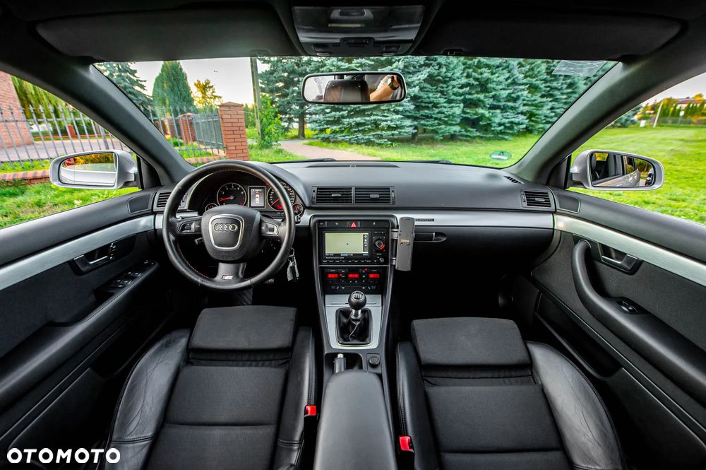 Audi A4 Limousine 2.0 T FSI quattro - 29