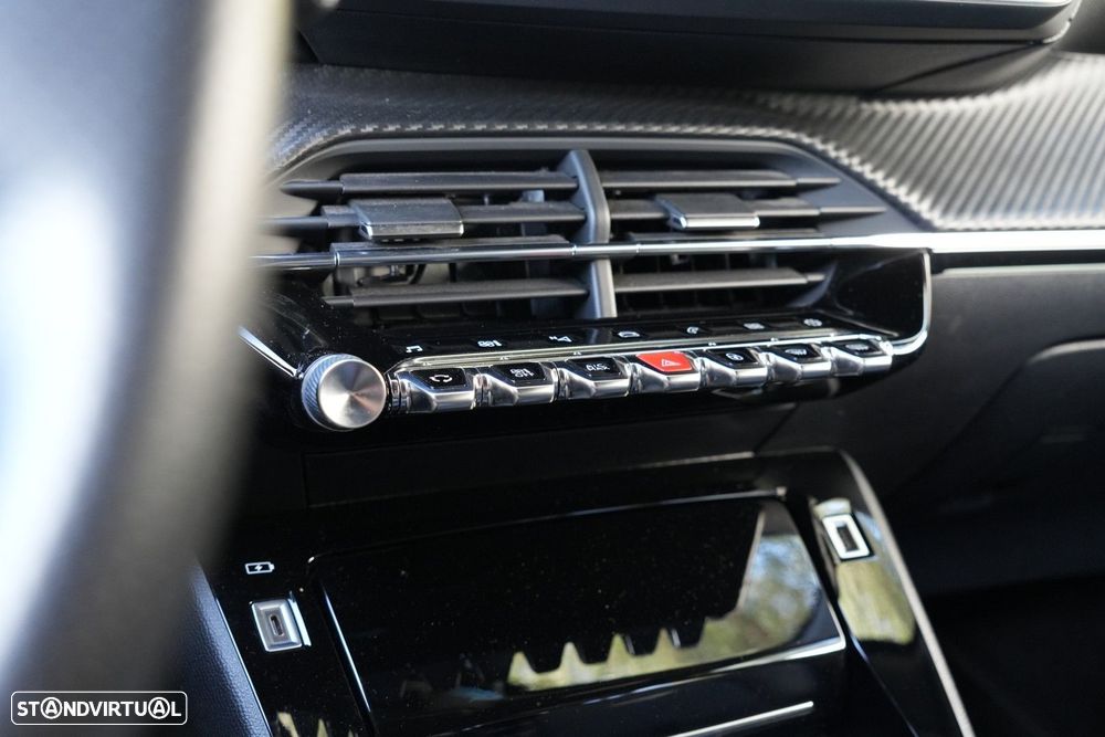 Peugeot 2008 1.2 PureTech GT Line - 17