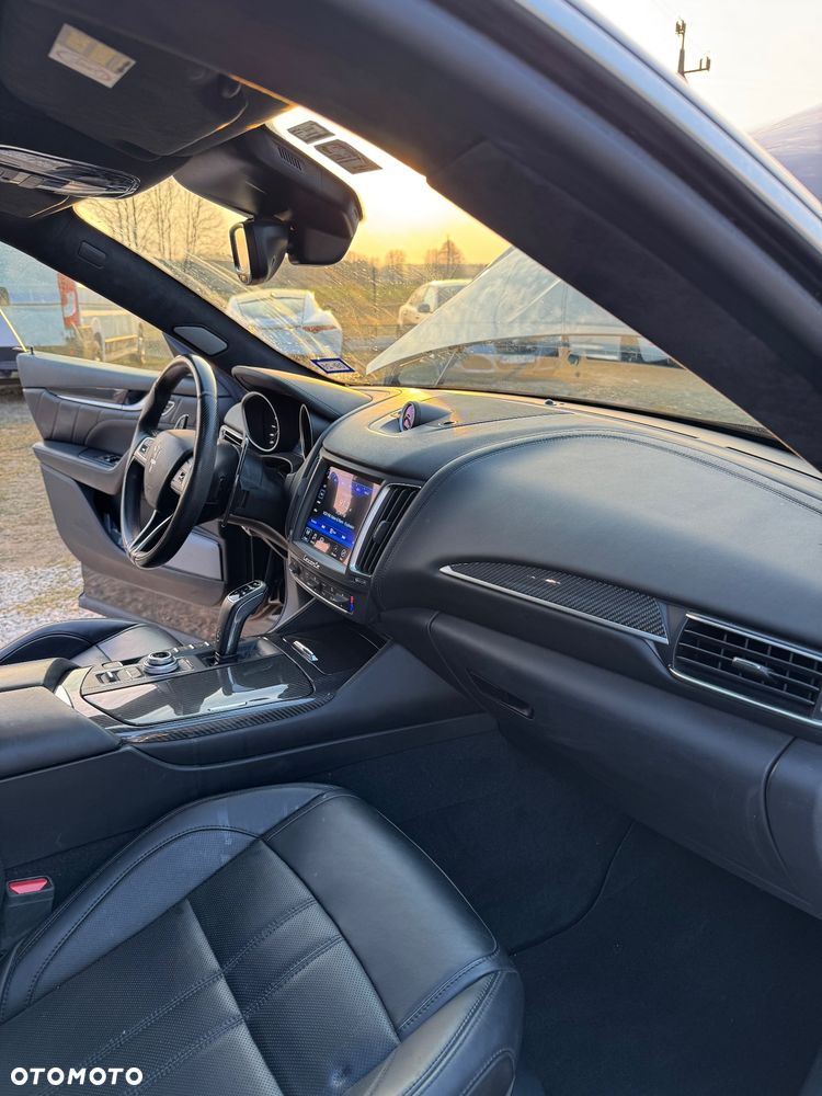 Maserati Levante GTS Q4 - 32