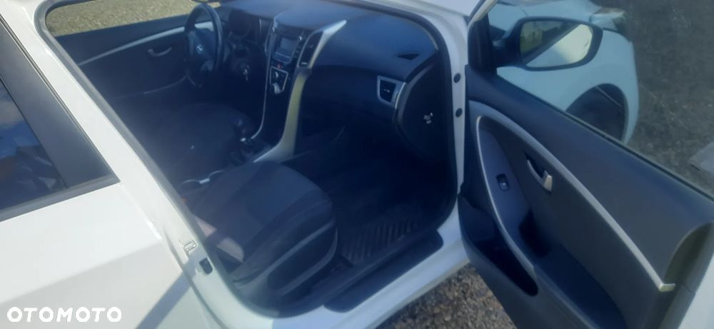 Hyundai i30 1.6 CRDi BlueDrive Classic - 11