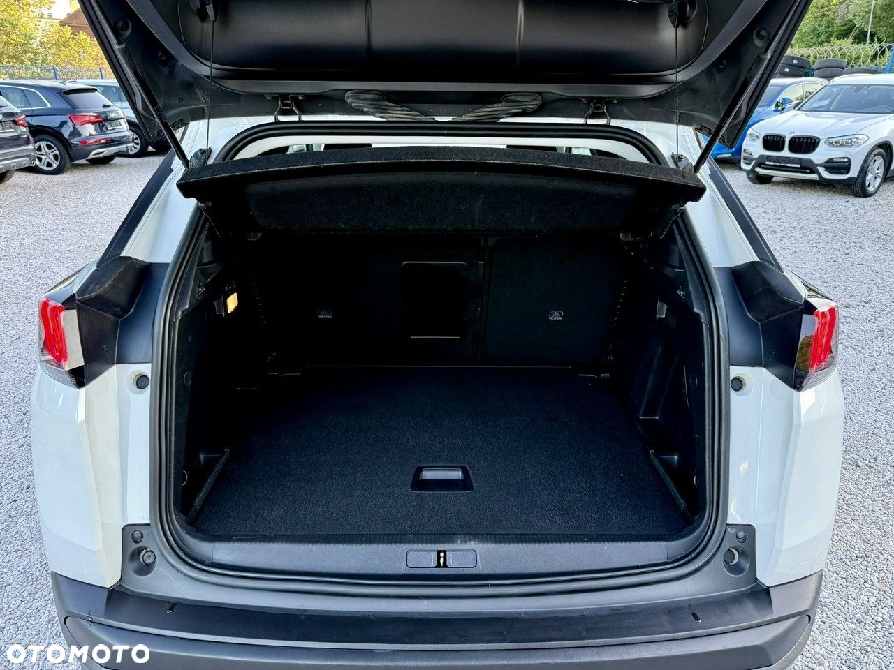 Peugeot 3008 1.5 BlueHDi Allure Pack S&S EAT8 - 37