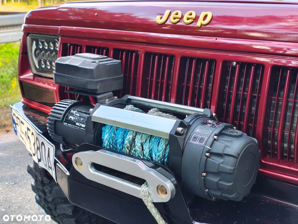 Jeep Cherokee - 35