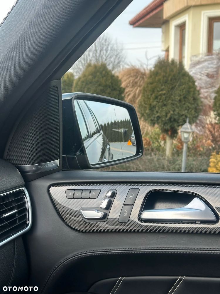 Mercedes-Benz GL - 23