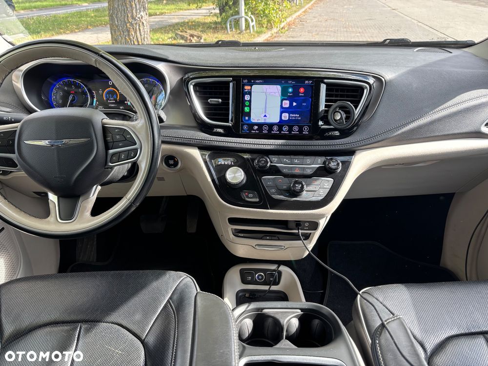 Chrysler Pacifica - 10