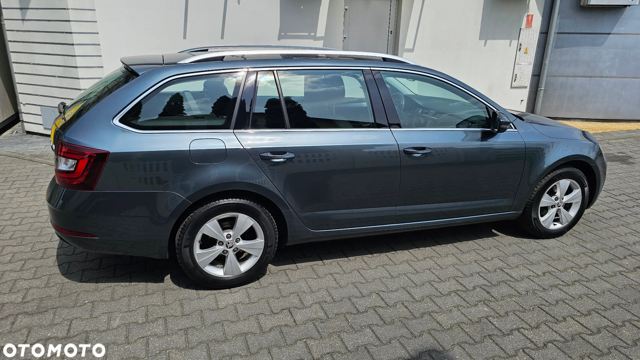 Skoda Octavia 1.6 TDI Ambition DSG - 19