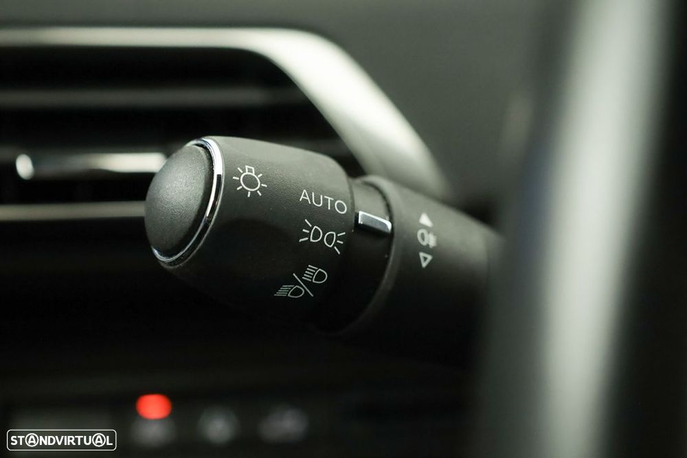 Peugeot 3008 1.2 Hybrid Allure e-DCS6 - 17