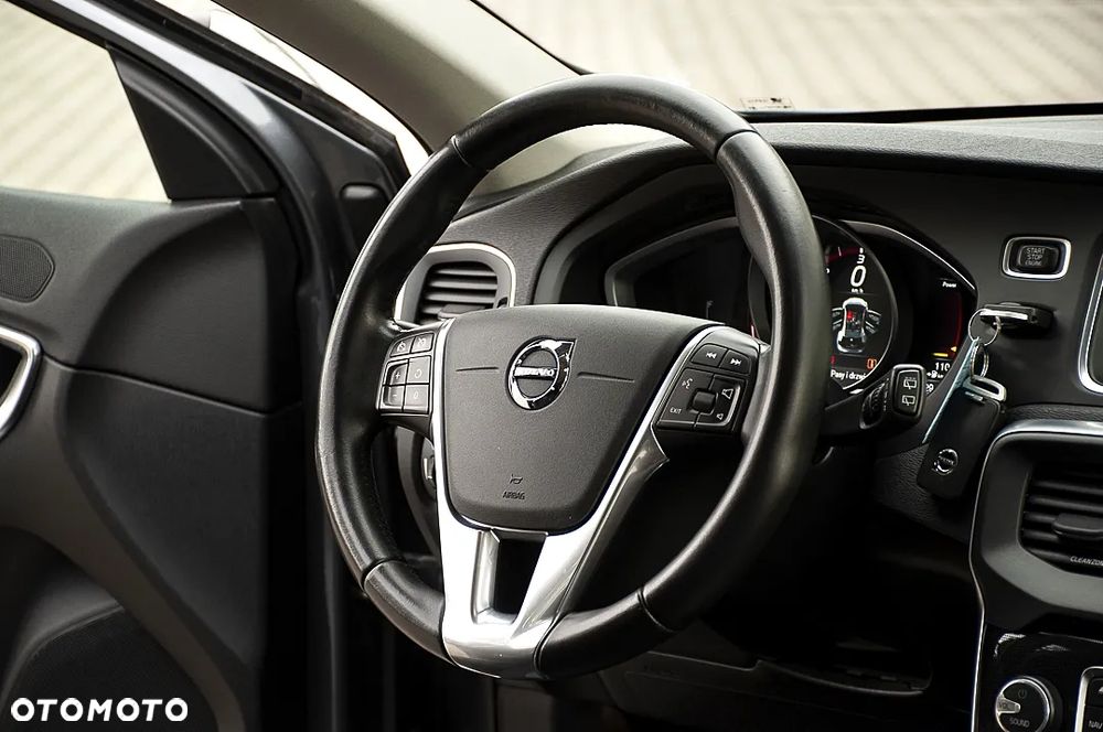 Volvo V40 D2 Drive-E Momentum - 25