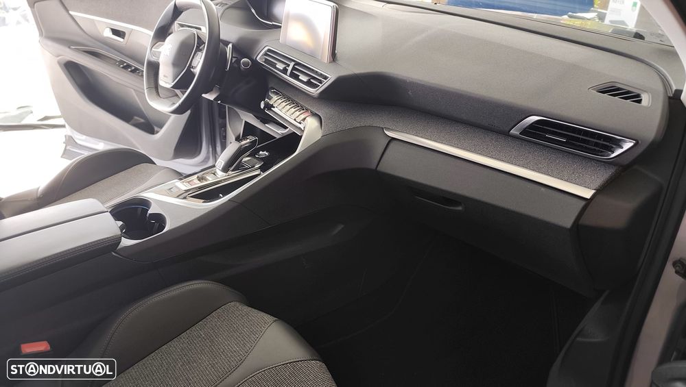 Peugeot 3008 1.5 BlueHDi Allure EAT8 - 11