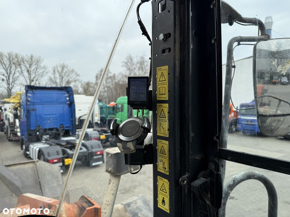 Hitachi ZW310-6 - 14